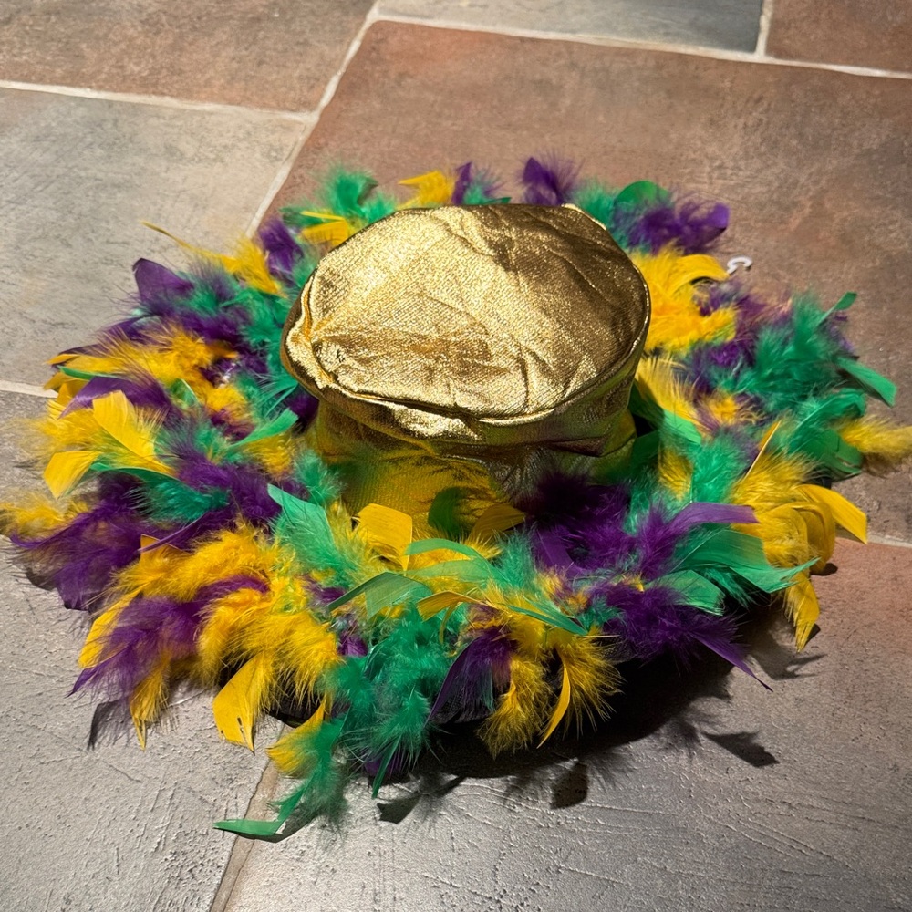Mardi Gras Feather Hat with Gold Center purple green yellow feathers NWOT